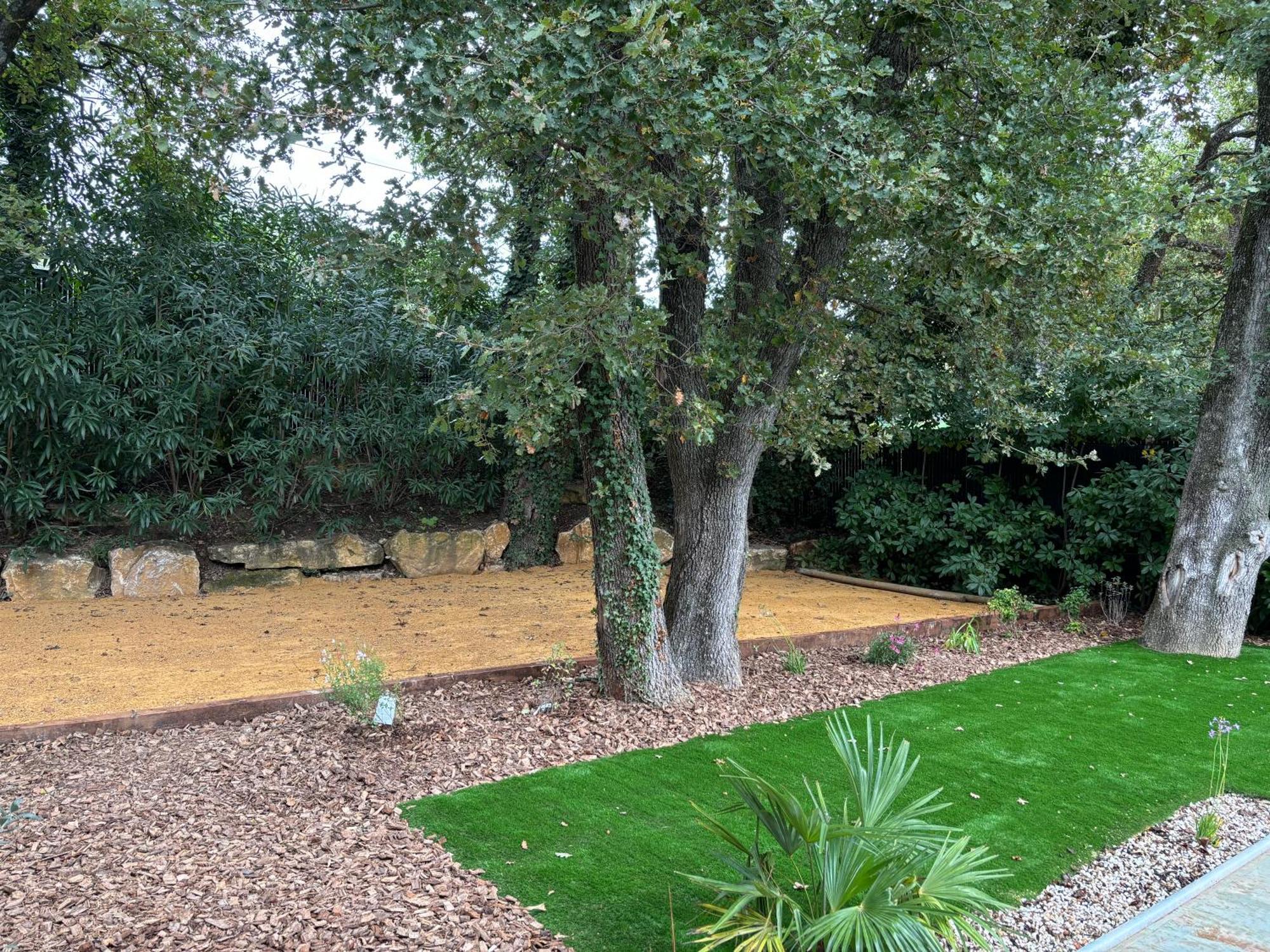 Les Jardins Du Castelas - Piscines, Jardins Et Spas Privatifs Uchaux Ngoại thất bức ảnh