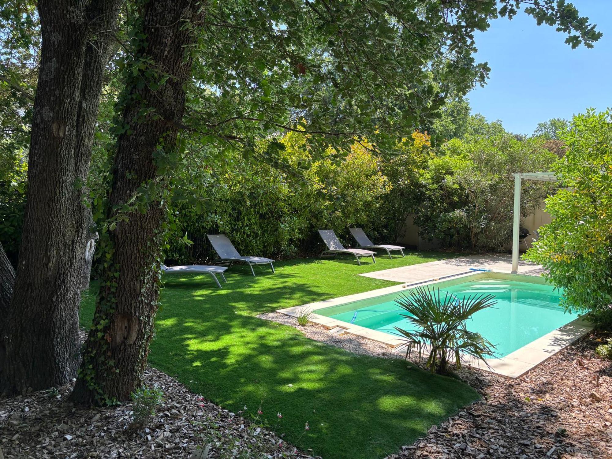 Les Jardins Du Castelas - Piscines, Jardins Et Spas Privatifs Uchaux Ngoại thất bức ảnh